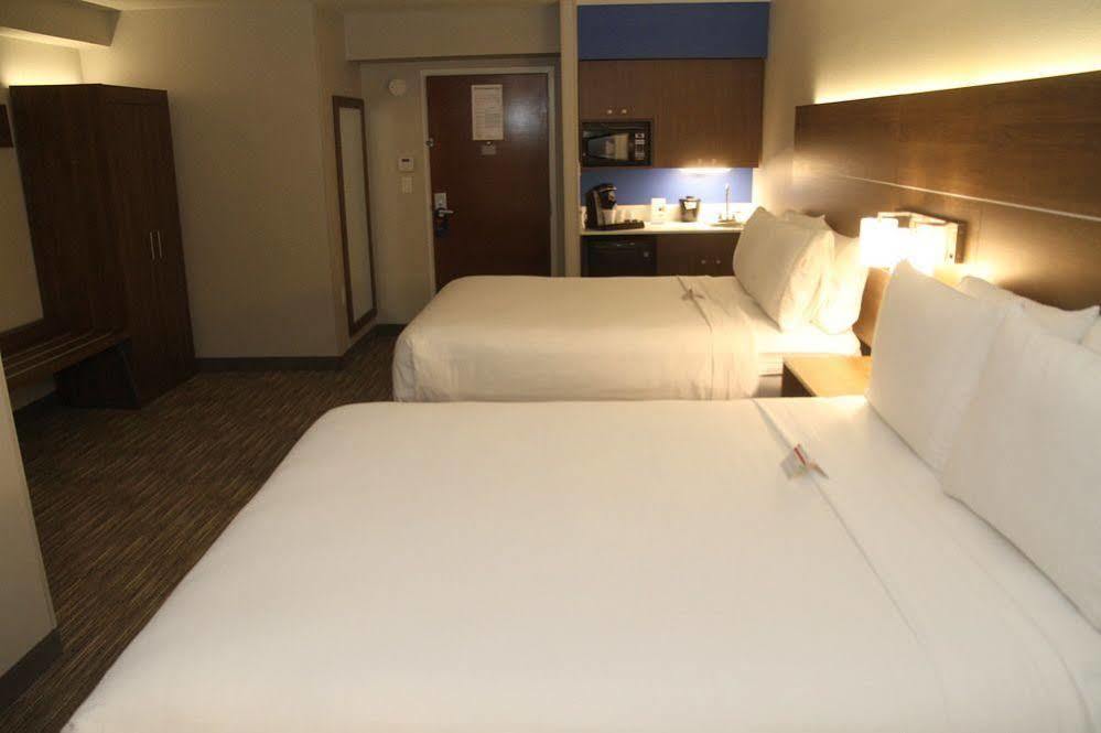 Holiday Inn Express & Suites Irving Conv Ctr - Las Colinas By Ihg Exterior photo