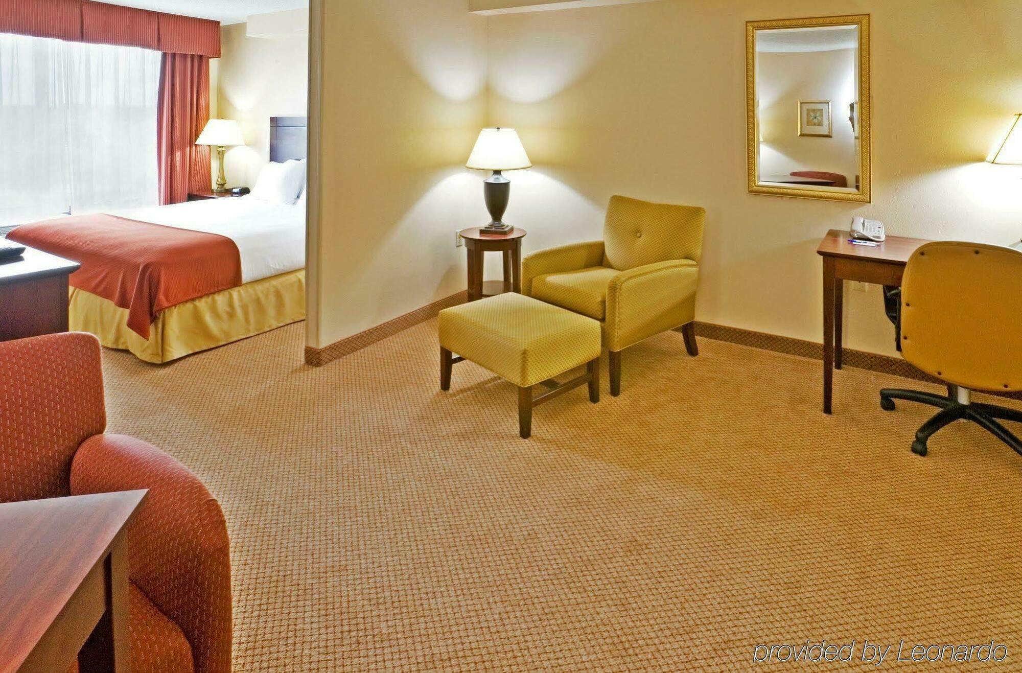 Holiday Inn Express & Suites Irving Conv Ctr - Las Colinas By Ihg Exterior photo
